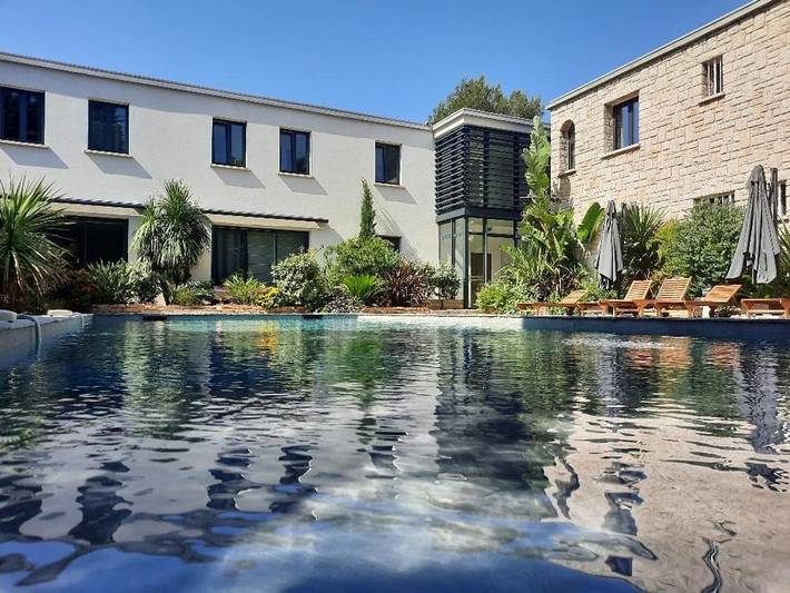 Hôtel pour 3 personnes, avec piscine ainsi que vue et terrasse