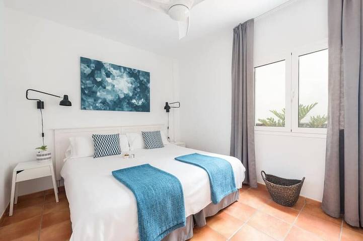 Entire apartment, Private pool, terrace, garden, BBQ & lounge [C] in Icod de los Vinos, North Tenerife