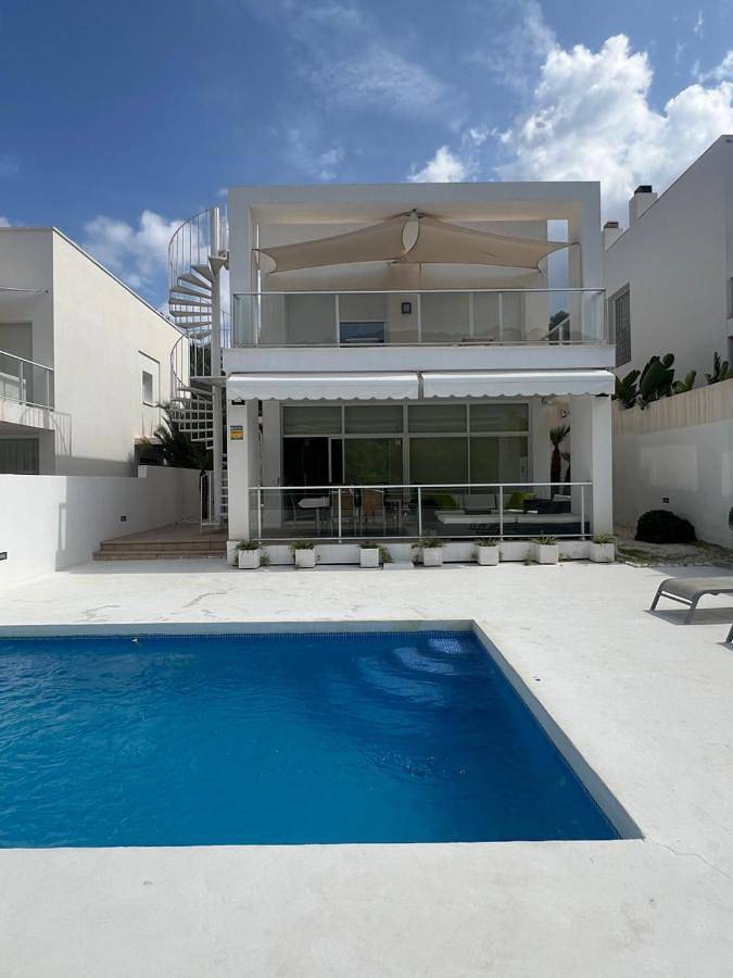 Three-Bedroom House in Cala d´Hort, Sant Josep de sa Talaia