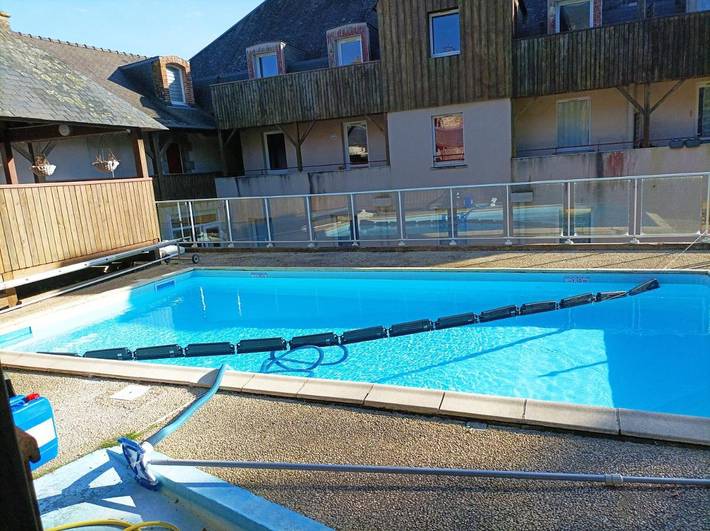 Gîte pour 2 personnes, avec piscine et terrasse dans Place Du Puits Rochefort En Terre - 3