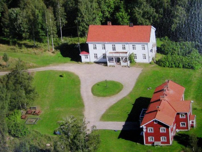 Ferienhaus für 25 Personen, mit Balkon und Terrasse sowie Garten und Sauna in Värmland
