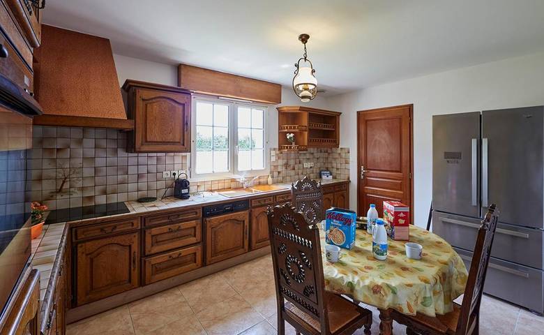 Location de vacances pour 20 personnes, avec vue et terrasse, animaux acceptés à Ambon - 3