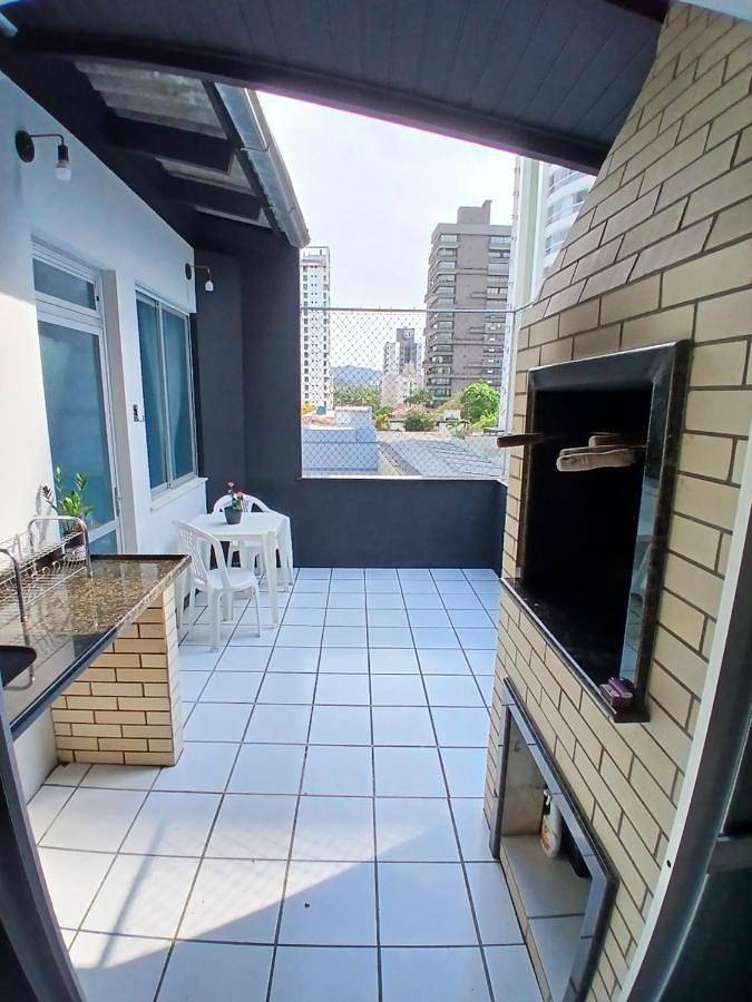 Casas e apartamentos de temporada para 4 pessoas, com vista e balcão, adaptado a crianças em Blumenau