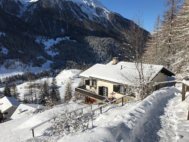 Ferienhaus für 9 Personen, mit Balkon und Terrasse in Bergün