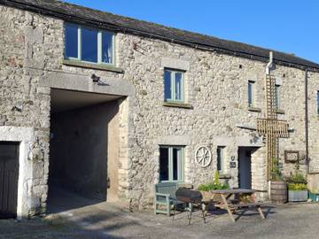 Log Cabin for 6 People in Lancashire, Photo 2