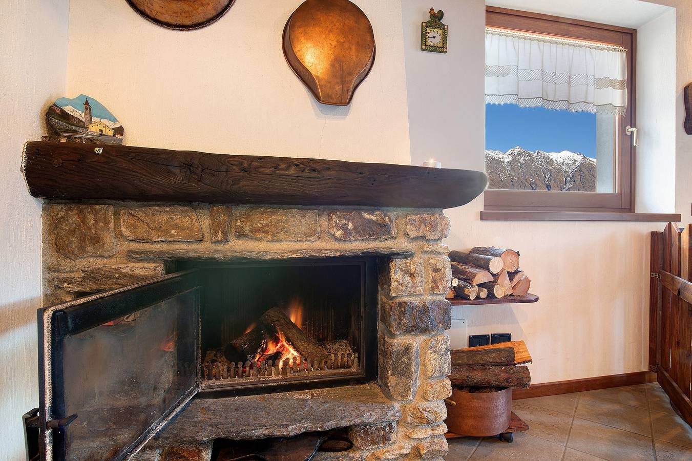 Casa vacanze "Baita Margherita" con vista sulle montagne e terrazza privata in Casargo, La Valsàssina