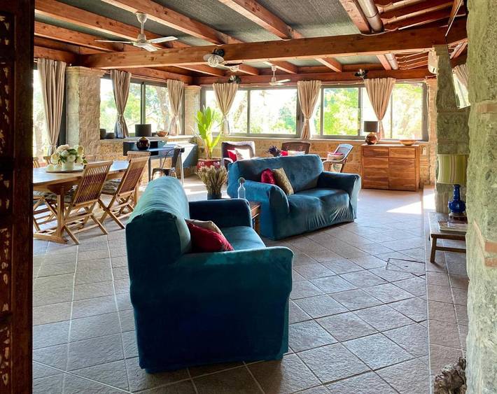 Chalet per 4 persone, con piscina e panorama nonché giardino, con animali domestici in Tuscia