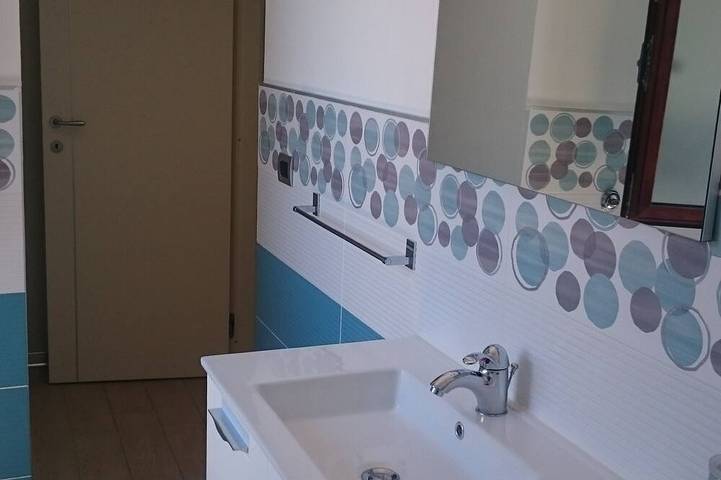 Appartamento intero, Casa Turchese, a 200mt dalla spiaggia, con patio vista mare. in Spiaggia Sotto Torre, Calasetta