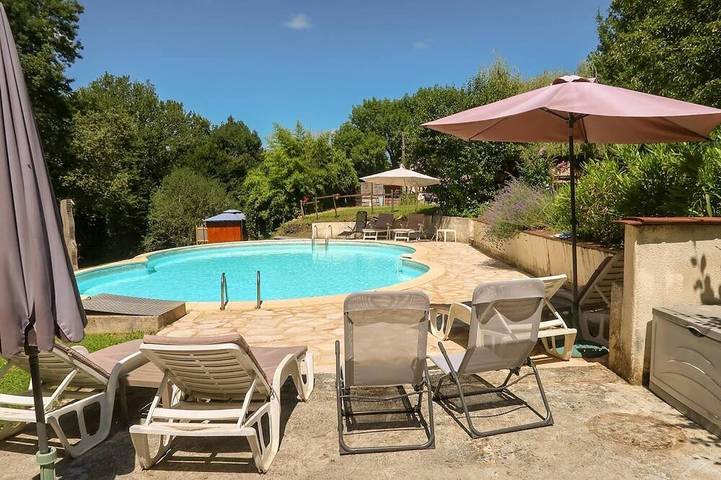 Agriturismo pour 4 personnes, avec piscine et sauna à Sauveterre-la-Lémance