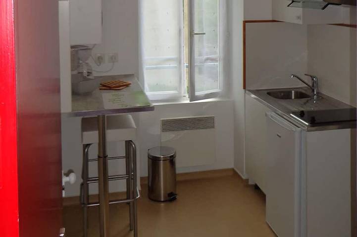Apartamento entero, Apartamento para 2 personas en el centro de un \"gran pueblo en el campo\" in Guéret, Región de Guéret