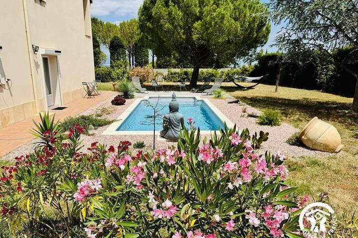 Location de vacances pour 7 personnes, avec jardin à Roullens