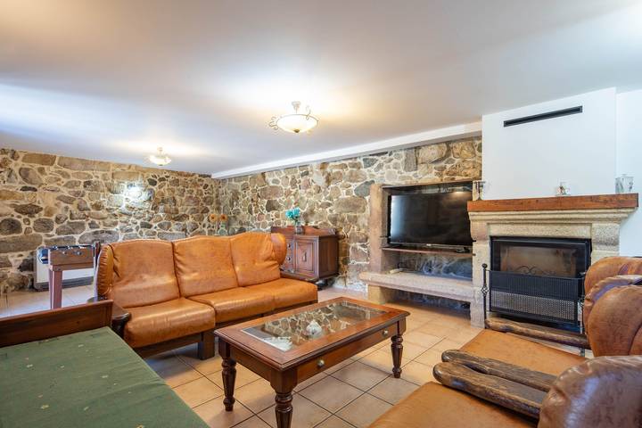 Casa de vacaciones 'Casa Torrevella' con vistas a la montaña, Wi-Fi y aire acondicionado in Bueu, Rias Baixas