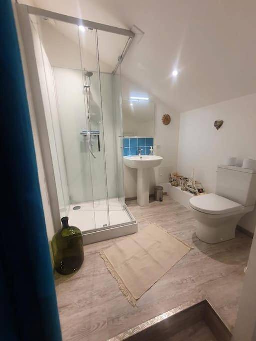 Gîte pour 4 personnes, avec jardin et piscine à Marboz - 2