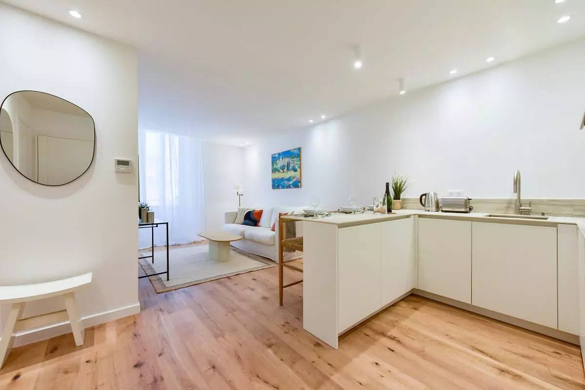 Appartement entier, 2p de standing à 100m du Palais in Cannes, Côte méditerranéenne (France)