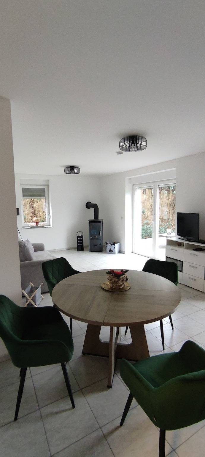 Apartamento entero, Apartamento 'Ferienwohnung Seeglück' con terraza privada y jardín privado in Lauchhammer, Oberspreewald-Lausitz