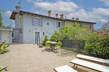 Gîte pour 4 personnes, avec jardin et balcon ainsi que vue et vue sur le lac à Gargnano