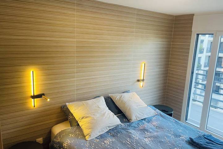 Entire apartment, Fabulous 3Br  Apt at the doors of Paris, view on Sacre Coeur, parking, WiFi A/C in Saint-Ouen, Seine-Saint-Denis