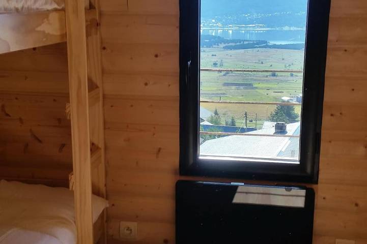 Appartement entier, Appartement Loup dans chalet  avec vue sur le lac de Matemale 11 couchages in Les Angles, Parc naturel régional des Pyrénées catalanes