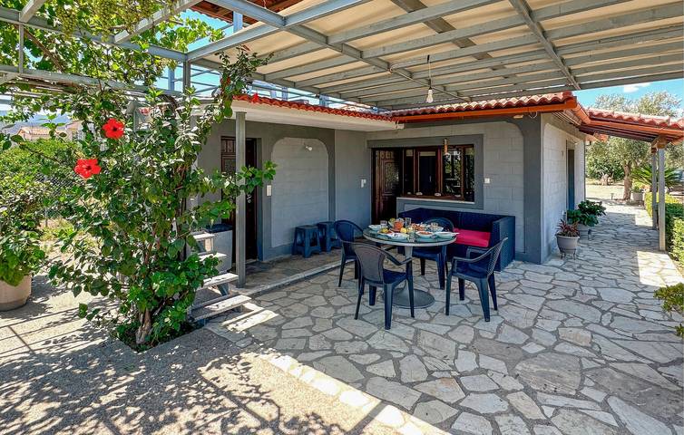 Ferienhaus für 4 Personen, mit Terrasse und Garten