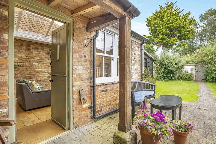 Cottage for 4 people, with garden and hot tub, with pets in Burgh le Marsh