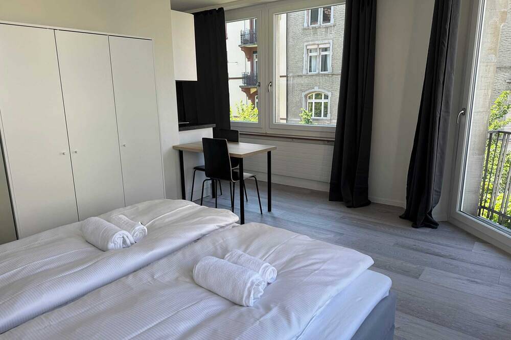 Ganze Wohnung, Downtown Deluxe Studio with Queen Bed (Be-26) in Zürich, Bezirk Zürich