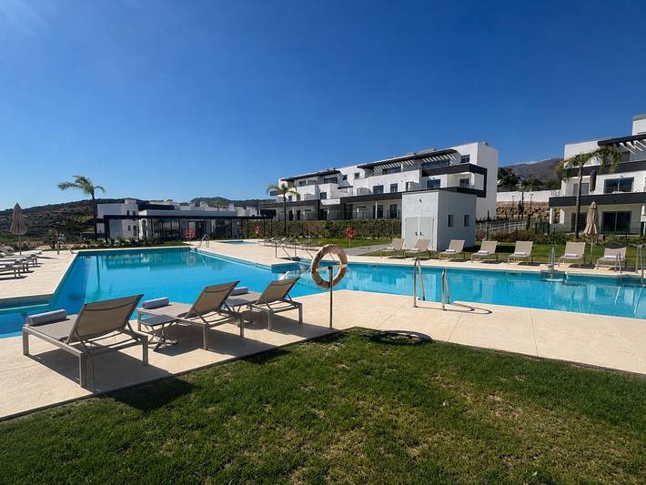 Apartamento para 6 personas, con Balcón y Terraza además de Jardín y Piscina en Valle Romano