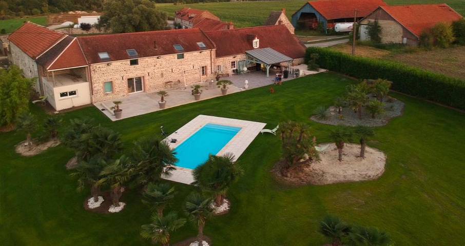 Gîte pour 4 personnes, avec Terrasse et Jardin ainsi que Piscine et Vue à Laon