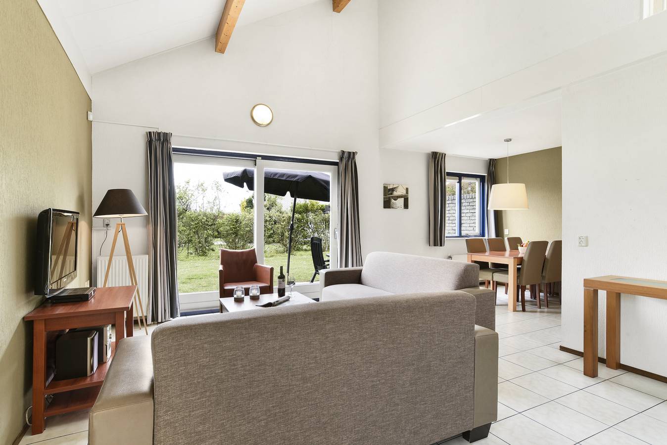 Landal Beach Resort Ooghduyne — 6-persoons villa in Julianadorp, Nederlandse Noordzeekust