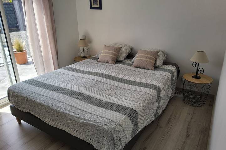 Location de vacances pour 5 personnes, avec terrasse et jardin à Semussac - 2