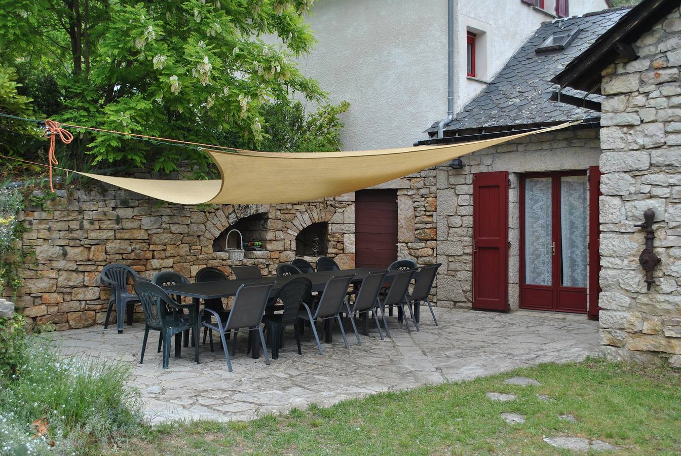 Gîte „La Bélugue“ in Ste-Enimie: Bergblick, Wlan und Klimaanlage in Gorges du Tarn Causses, Cevennen