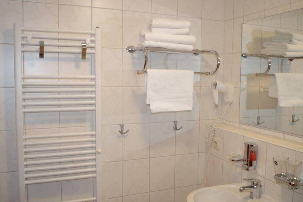 Ganze Wohnung, Ferienwohnung \"Bergblick\", 1 Schlafraum - Landhaus Weißig in Weißig (Struppen), Struppen