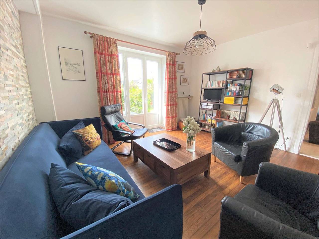 Entire apartment, Bénodet: Apartment with Garden and Terrace, Free Parking, Near Beach in Bénodet, Quimper region