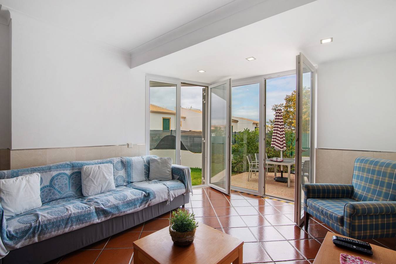 Holiday Home 'Oura Southvilla Algarve' with Shared Pool and Wi-Fi in Albufeira, Faro District
