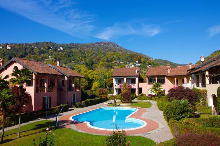 Appartamento per 6 persone, con piscina e terrazza, adatto a famiglie con bambini in Provincia di Novara