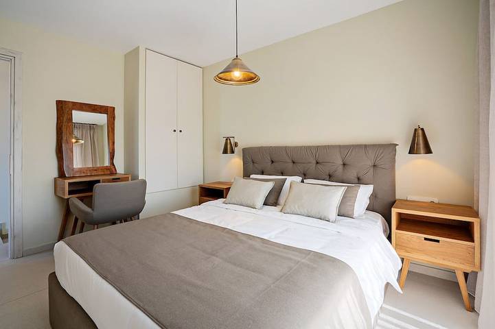 100 m van het strand, bubbelbad, zwembad, ping pong, sauna en fitnessruimte, privé ligbedden! in Rethymno (City), Rethymno en omgeving