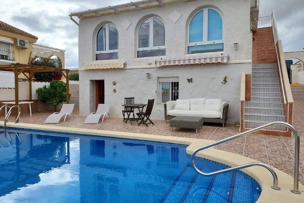 House with a pool and air conditioning in Camposol (Mazarrón), Mazarrón