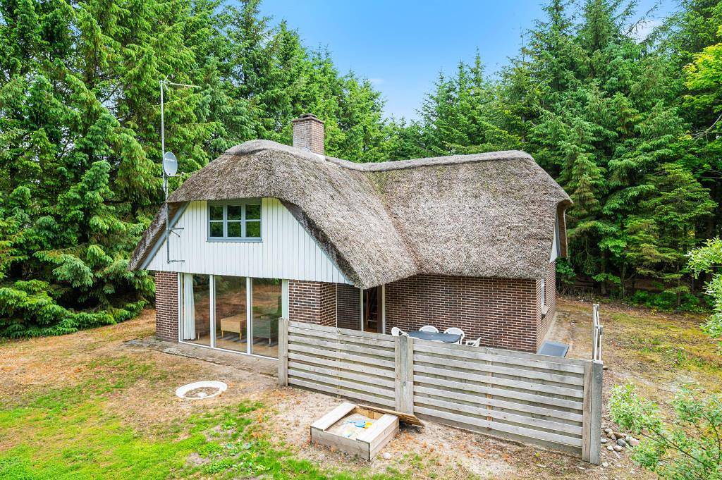 Uriges Ferienhaus mit Sauna auf grossem Grundstück in Vester Husby, Husby (Dänemark)