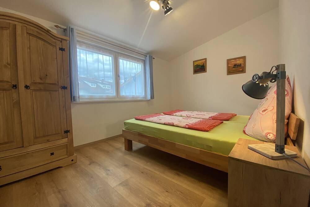 Ganze Wohnung, Ferienwohnung Lindau am Bodensee –Südbalkon, Parkplatz mit Wallbox & Fahrradraum in Lindau, Bayerisch Schwaben