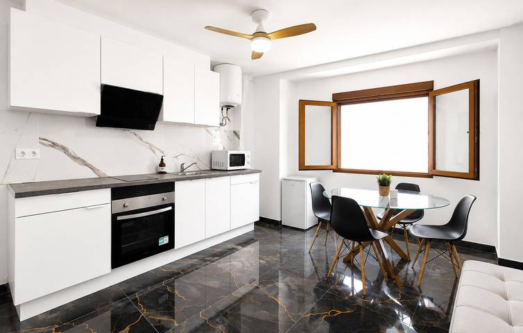 Apartamento vacacional entero, Acogedor apartamento con wifi y aparcamiento cerca del centro de Villar del Arzobispo in Villar del Arzobispo, Provincia de Valencia