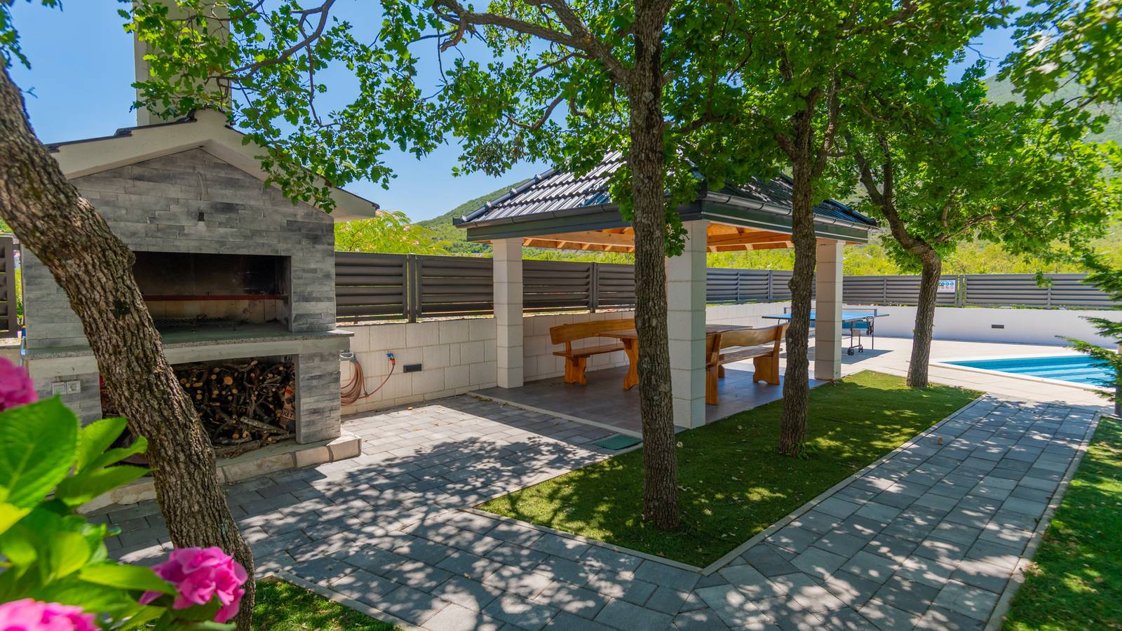Villa Petar Zagvozd - Makarska by Villas Guide in Makarska Riviera