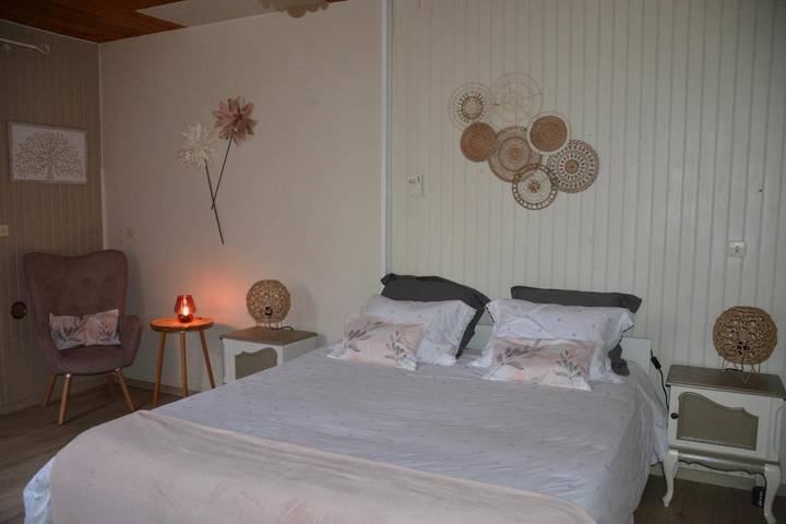 Gîte pour 4 personnes, avec terrasse à Ménesplet - 2