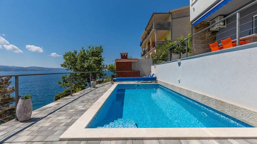 Ferienwohnung für 4 Personen, mit Pool und Terrasse