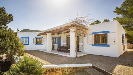 Ferienwohnung in Cala Tarida, Sant Josep de sa Talaia für 7 