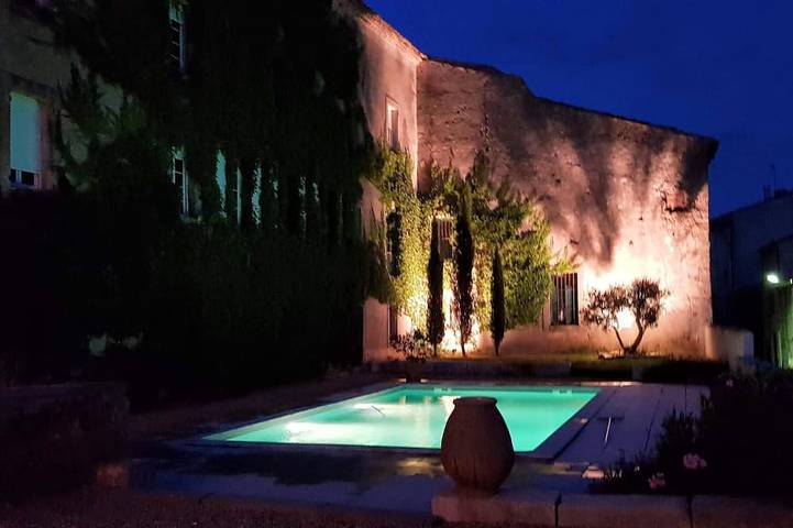 Location de vacances pour 16 personnes, avec jardin et terrasse, animaux acceptés à Azille