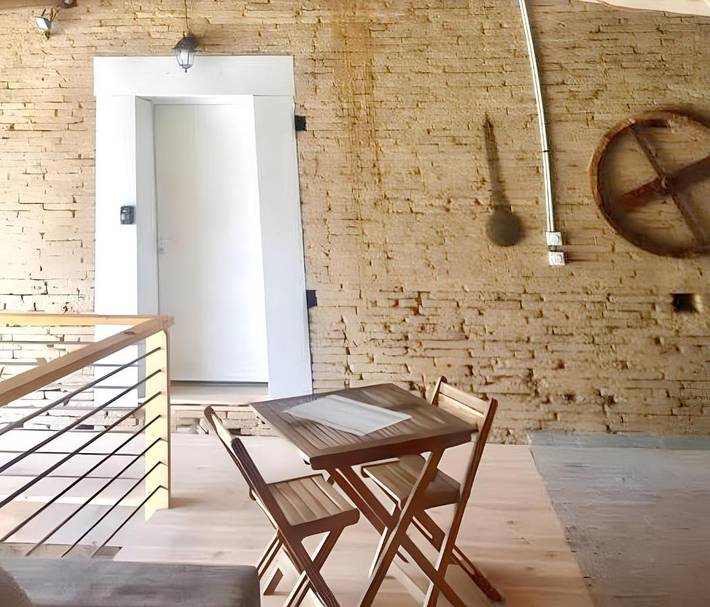 Gîte pour 4 personnes, avec piscine ainsi que terrasse et jardin, animaux acceptés à Saint-Jory - 3