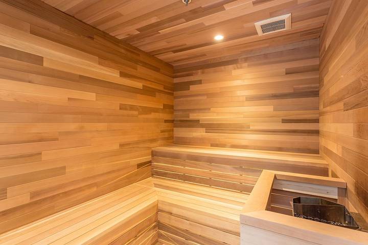 Vacation rental for 20 people, with hot tub and garden as well as sauna in Whistler