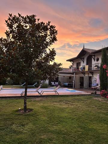 Chambre d’hôte pour 2 personnes, avec piscine et jardin dans Lac de Biscarrosse