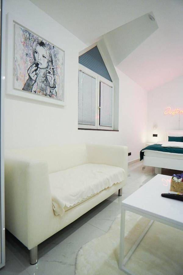 Ferienwohnung für 2 Personen, mit Balkon und Whirlpool sowie Terrasse und Sauna in Belgrad - 3