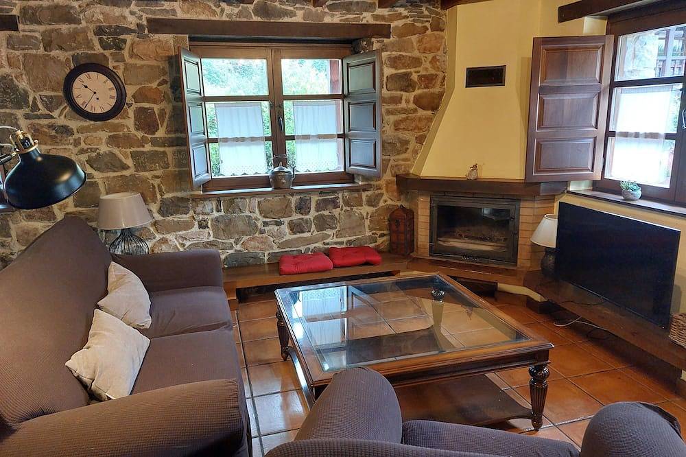 Casa rural  Valle de Bueida El Grillo con hidromasaje para 4/6 personas in Quirós, Cordillera Cantábrica