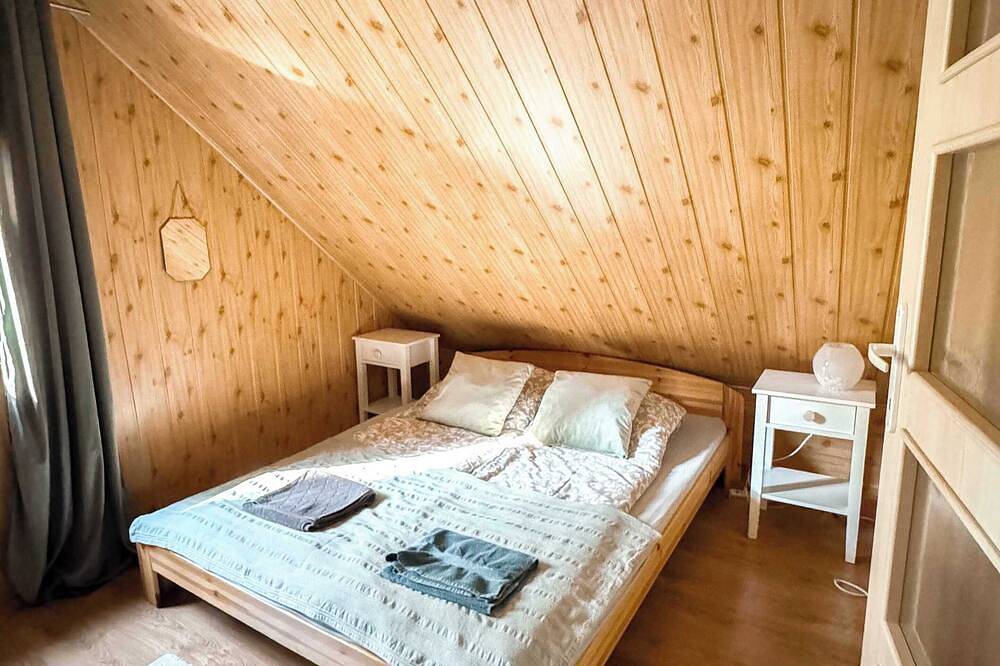 Chata przy lesie - sauna & hot tub in Białowieża-Nationalpark